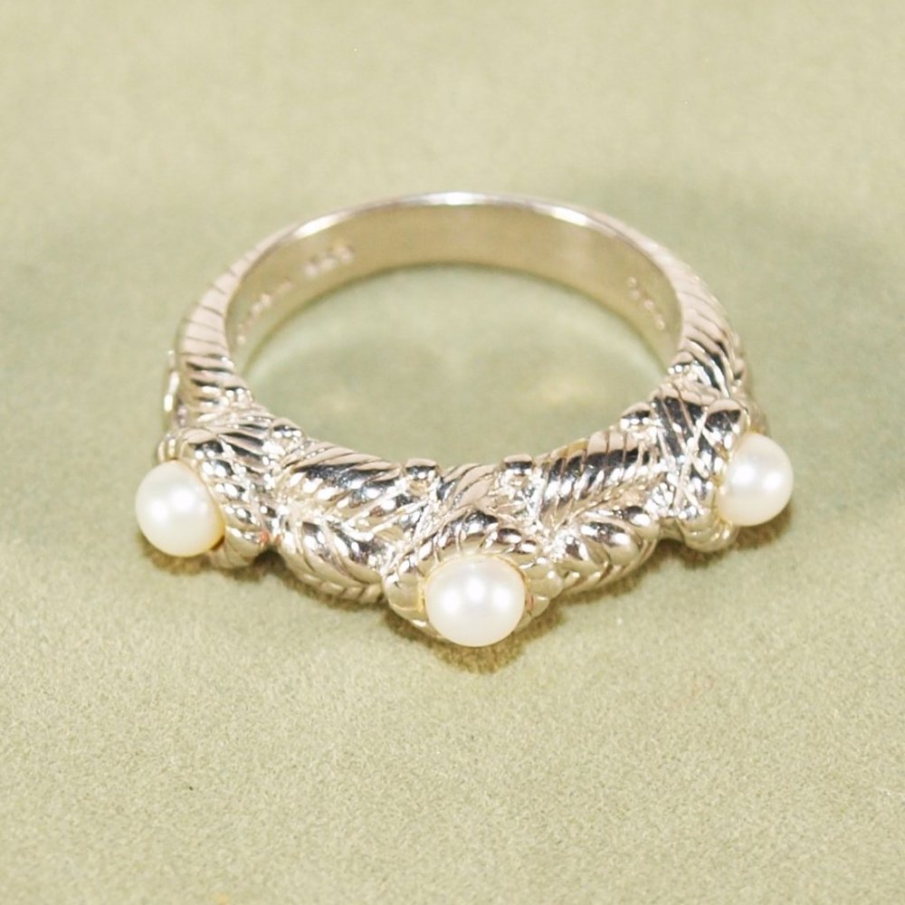 JUDITH RIPKA 3 White Pearl Cable Textured Sterling Ring